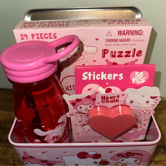 HELLO KITTY Sanrio Valentine's Day Tin Lunch Box Gift Set - Picture 1 of 9